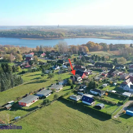 Zum Faehrmann 2 Whg 1 Eg Links In 18356 *