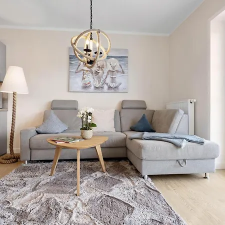 Zum Faehrmann 2 Whg 1 Eg Links In 18356 *