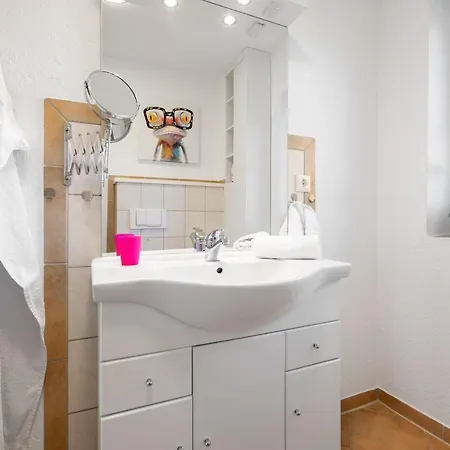 Zum Faehrmann 2 Whg 1 Eg Links In 18356 * Pruchten