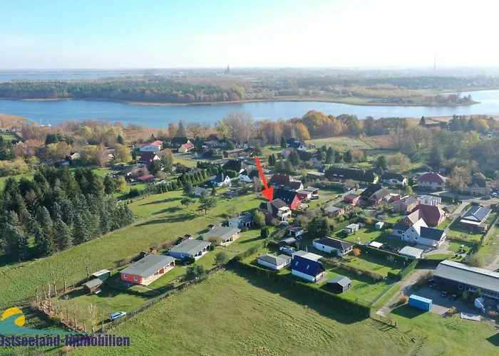 Zum Faehrmann 2 Whg 1 Eg Links In 18356 *