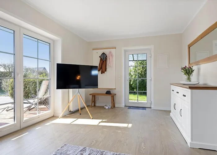 Zum Faehrmann 2 Whg 1 Eg Links In 18356